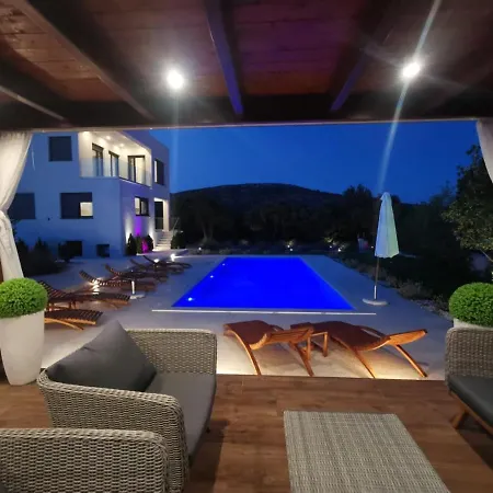 Villa Luxury Reina