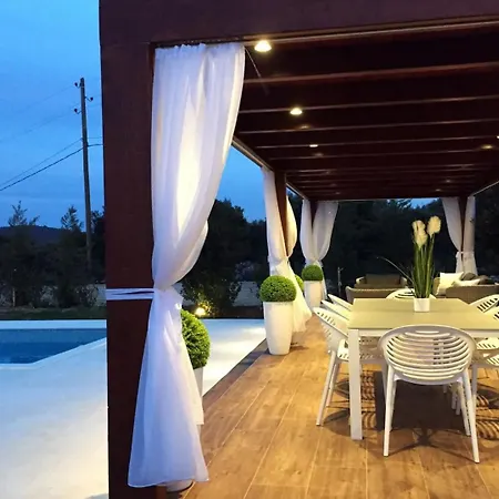 Luxury Reina Винишче