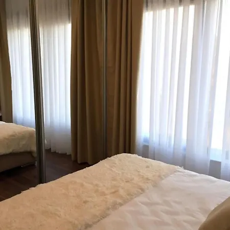Luxury Reina Villa *