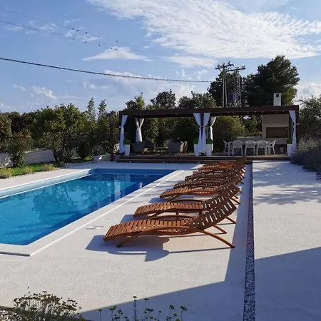 Вилла Luxury Reina *