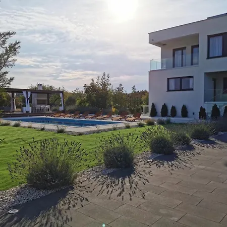 Luxury Reina * Винишче